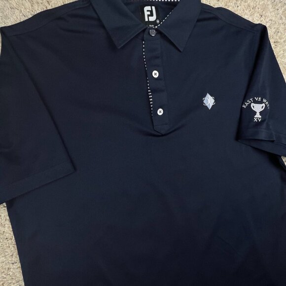 FootJoy Men’s Medium Navy Blue Polo Shirt Short Sleeve East vs West Golf Club - Picture 5 of 10
